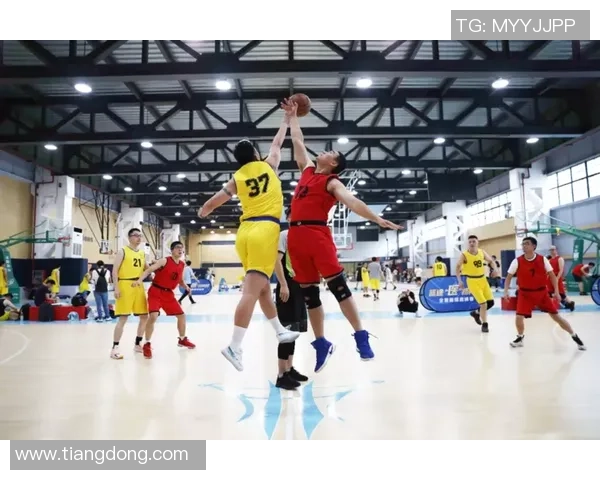 武汉篮球队在杯赛中的奋战历程与辉煌成就全景回顾 武汉篮球队在杯赛中的奋战历程与辉煌成就全景回顾