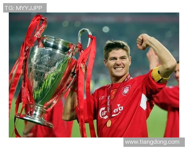 足球明星雕像背后的故事与荣耀展现 足球明星雕像背后的故事与荣耀展现